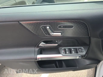 2025 Mercedes-Benz GLB 250 - miniatura 15
