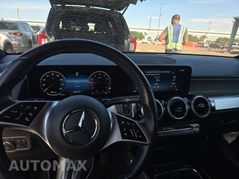 2025 Mercedes-Benz GLB 250 - miniatura 11