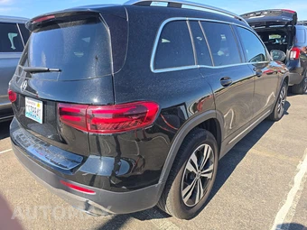 2025 Mercedes-Benz GLB 250 - miniatura 4