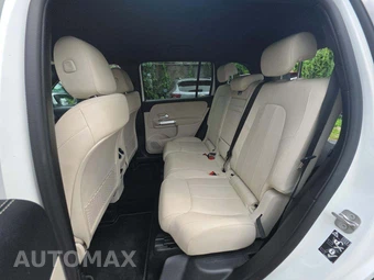 2025 Mercedes-Benz GLB 250 – miniatura 13