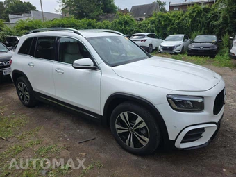 2025 Mercedes-Benz GLB 250 – miniatura 4