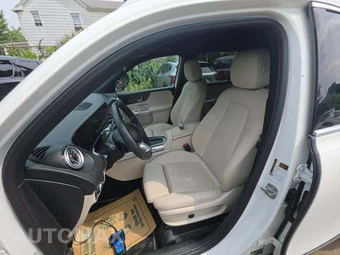2025 Mercedes-Benz GLB 250 – miniatura 6