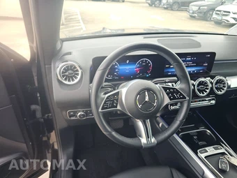 2025 Mercedes-Benz GLB 250 – miniatura 10