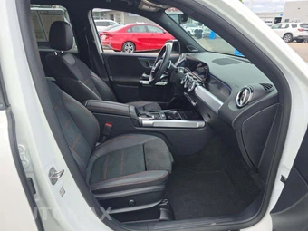 2025 Mercedes-Benz GLB 250 – miniatura 15