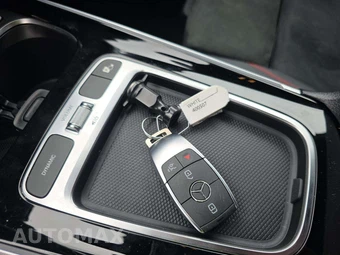 2025 Mercedes-Benz GLB 250 – miniatura 5