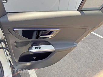 2025 Mercedes-Benz GLC 300 4MATIC - miniatura 47