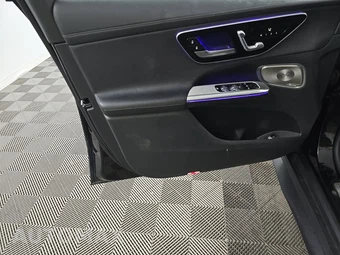 2025 Mercedes-Benz GLC 300 4MATIC - miniatura 9