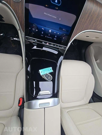 2025 Mercedes-Benz GLC 300 4MATIC - miniatura 8