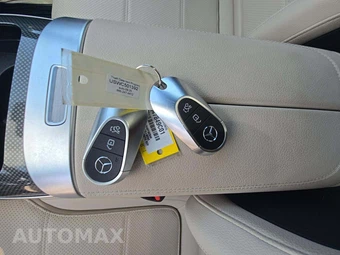 2025 Mercedes-Benz GLC 300 4MATIC - miniatura 8