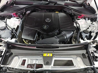 2025 Mercedes-Benz GLC 300 4MATIC - miniatura 15