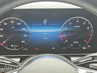 2025 Mercedes-Benz GLC 300 – miniatura 12