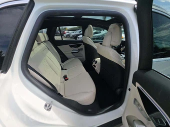 2025 Mercedes-Benz GLC 300 - miniatura 13