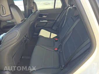 2025 Mercedes-Benz GLC 300 – miniatura 13