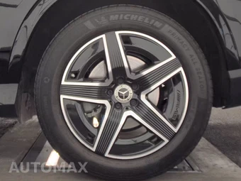 2025 Mercedes-Benz GLC 300 – miniatura 12