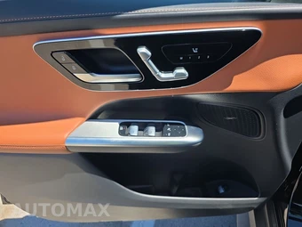 2025 Mercedes-Benz GLC 300 – miniatura 15