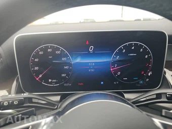 2025 Mercedes-Benz GLC 300 – miniatura 12