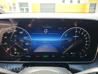 2025 Mercedes-Benz GLC 350e - miniatura 12