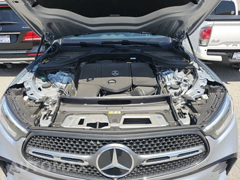 2025 Mercedes-Benz GLC 350e - miniatura 16