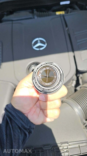 2025 Mercedes-Benz GLC 350e - miniatura 26