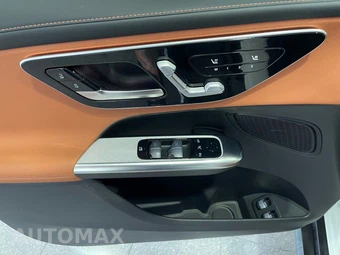 2025 Mercedes-Benz GLC 350e - miniatura 23