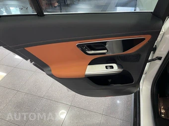 2025 Mercedes-Benz GLC 350e - miniatura 31