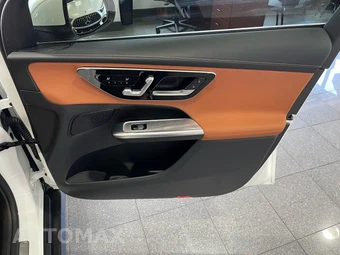 2025 Mercedes-Benz GLC 350e - miniatura 35