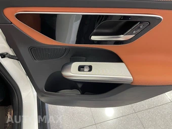 2025 Mercedes-Benz GLC 350e - miniatura 43