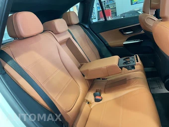 2025 Mercedes-Benz GLC 350e - miniatura 44