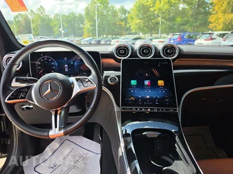2025 Mercedes-Benz GLC 350e - miniatura 7