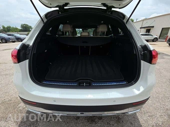 2025 Mercedes-Benz GLC 350e - miniatura 11