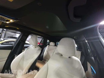 2025 Mercedes-Benz GLC 350e - miniatura 11