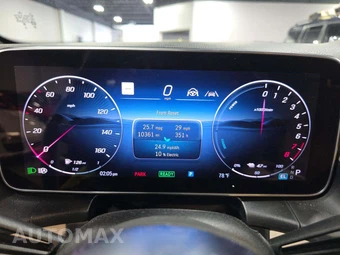 2025 Mercedes-Benz GLC 350e - miniatura 9