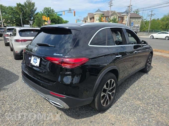 2025 Mercedes-Benz GLC 350e - miniatura 3