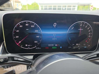 2025 Mercedes-Benz GLC 350e - miniatura 9