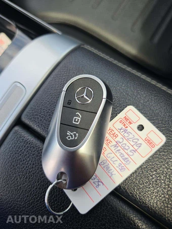 2025 Mercedes-Benz GLC 350e - miniatura 5