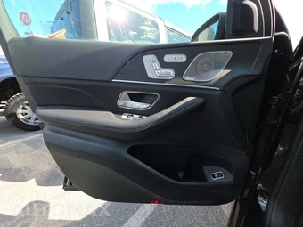 2025 Mercedes-Benz GLS 450 4MATIC - miniatura 9