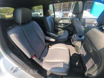 2025 Mercedes-Benz GLS 450 4MATIC - miniatura 17