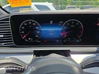 2025 Mercedes-Benz GLS 450 4MATIC - miniatura 9