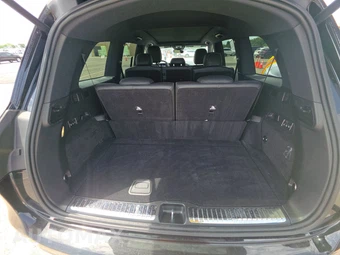 2025 Mercedes-Benz GLS 450 4MATIC - miniatura 17