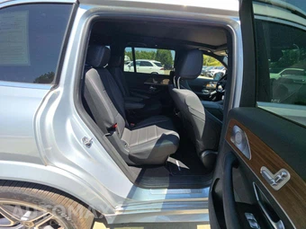 2025 Mercedes-Benz GLS 450 4MATIC - miniatura 17