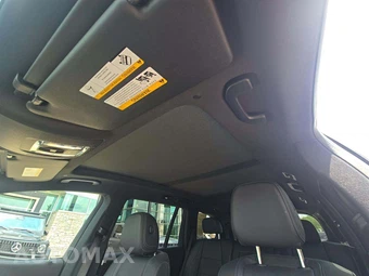 2025 Mercedes-Benz GLS 450 4MATIC - miniatura 8