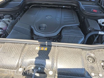 2025 Mercedes-Benz GLS 450 4MATIC - miniatura 17