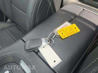 2025 Mercedes-Benz GLS 450 4MATIC - miniatura 8