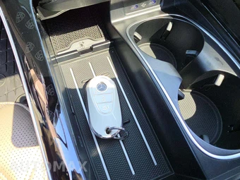 2025 Mercedes-Benz Maybach S 680 4MATIC - miniatura 5