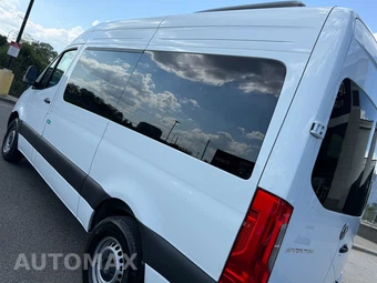 2025 Mercedes-Benz Sprinter 2500 Base - miniatura 13