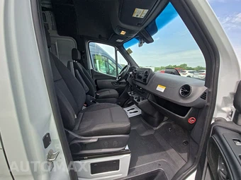 2025 Mercedes-Benz Sprinter 2500 Cargo Van High Roof 170.0" WB - miniatura 8