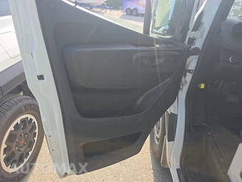 2025 Mercedes-Benz Sprinter 2500 Cargo Van High Roof 170.0" WB - miniatura 9