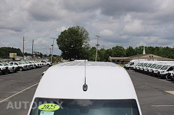 2025 Mercedes-Benz Sprinter 2500 Cargo Van Standard Roof 144.0" WB - miniatura 21