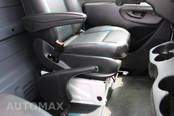 2025 Mercedes-Benz Sprinter 2500 Cargo Van Standard Roof 144.0" WB - miniatura 32