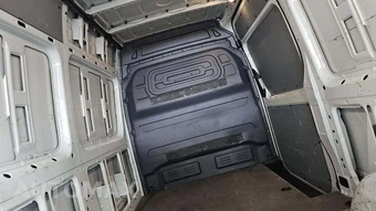 2025 Mercedes-Benz Sprinter 2500 Cargo Van Standard Roof 144.0" WB – miniatura 32